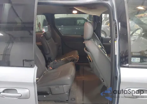 2005 Chrysler Town & Country Touring z USA, uszkodzony, nr VIN 2C4GP54L75R129944